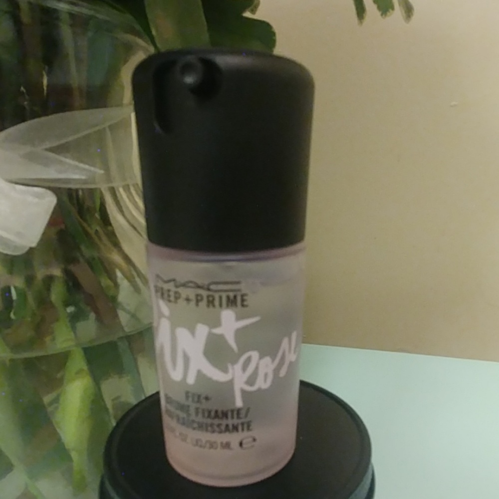 🌹2/$20🌹Travel size Mac Fix+ Rose